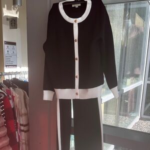 Elegant Black/White Cable Knit Cardigan Set